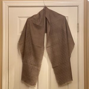 GUCCI scarf gg print 💯% authentic only